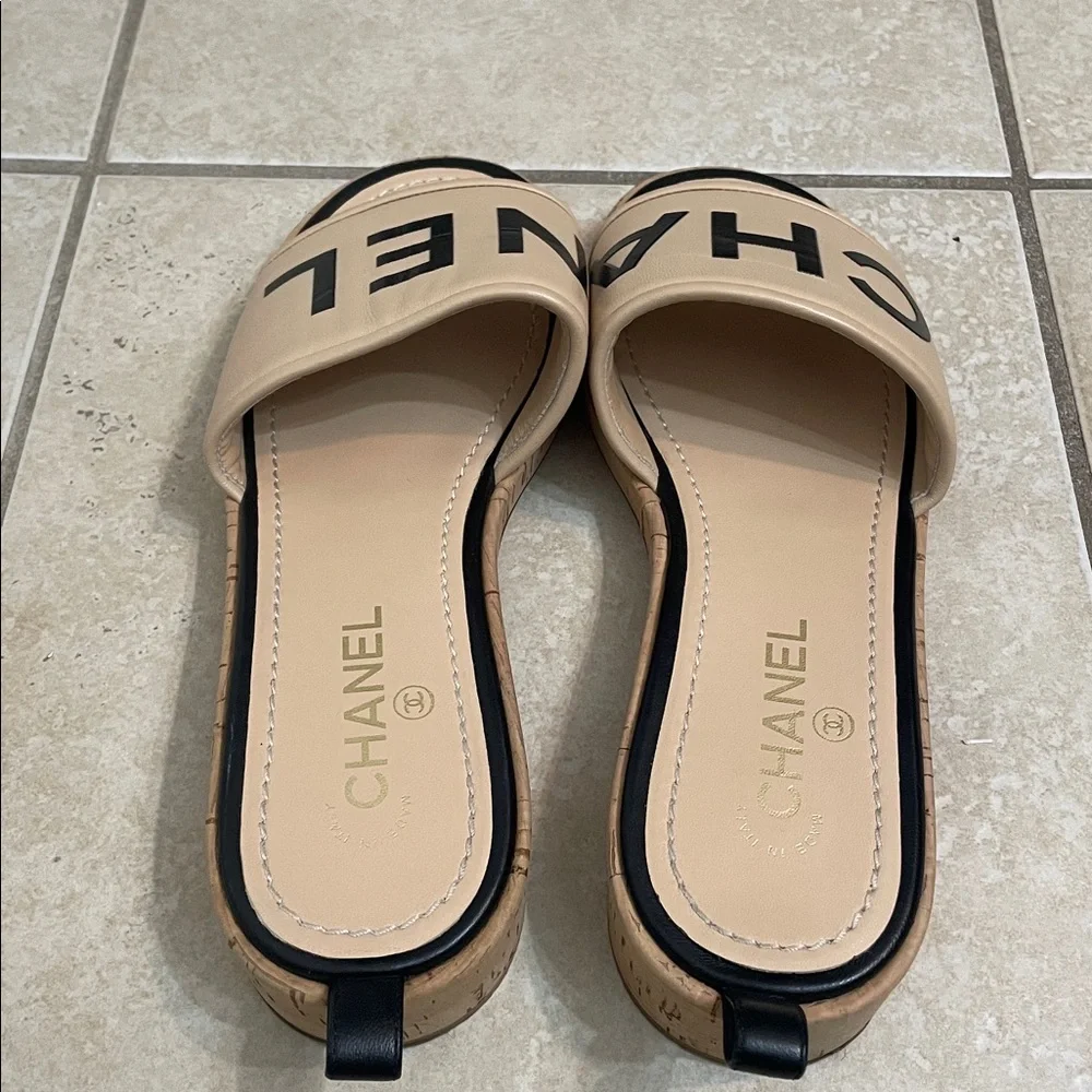 CHANEL Beige Leather Logo Cork Slide Sandals - Picture 4 of 5